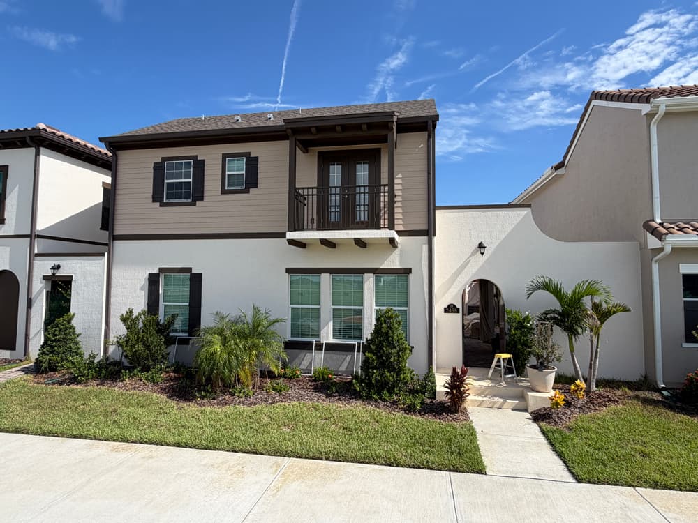 Bi-Annual Window Cleaning on a Reelin Park Home in Viera image